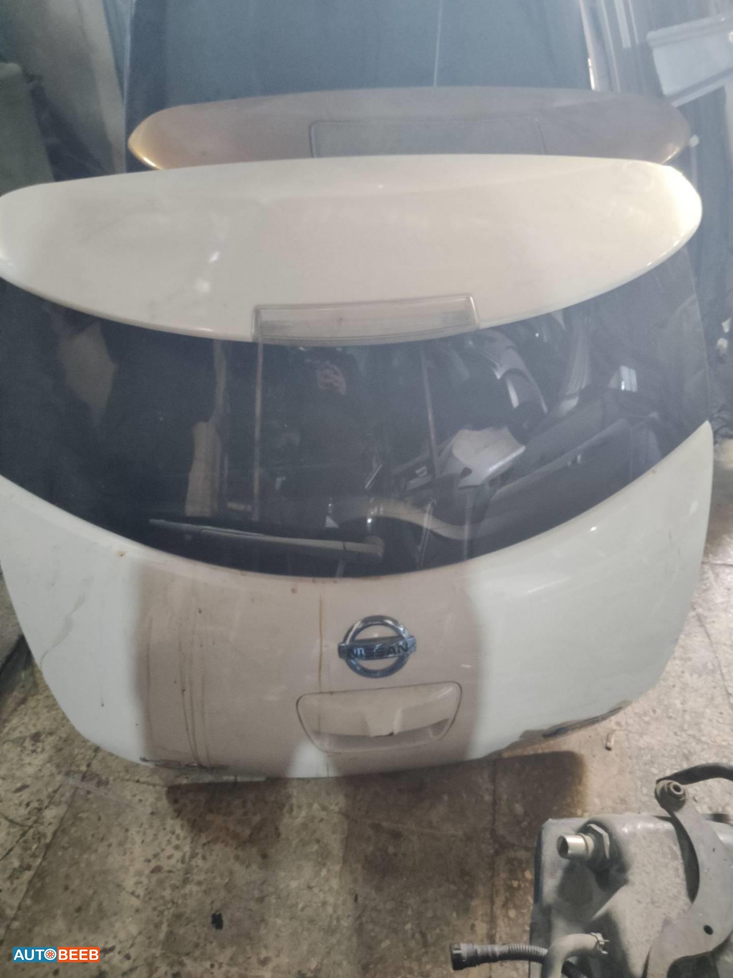 Body  Trunk Nissan Leaf