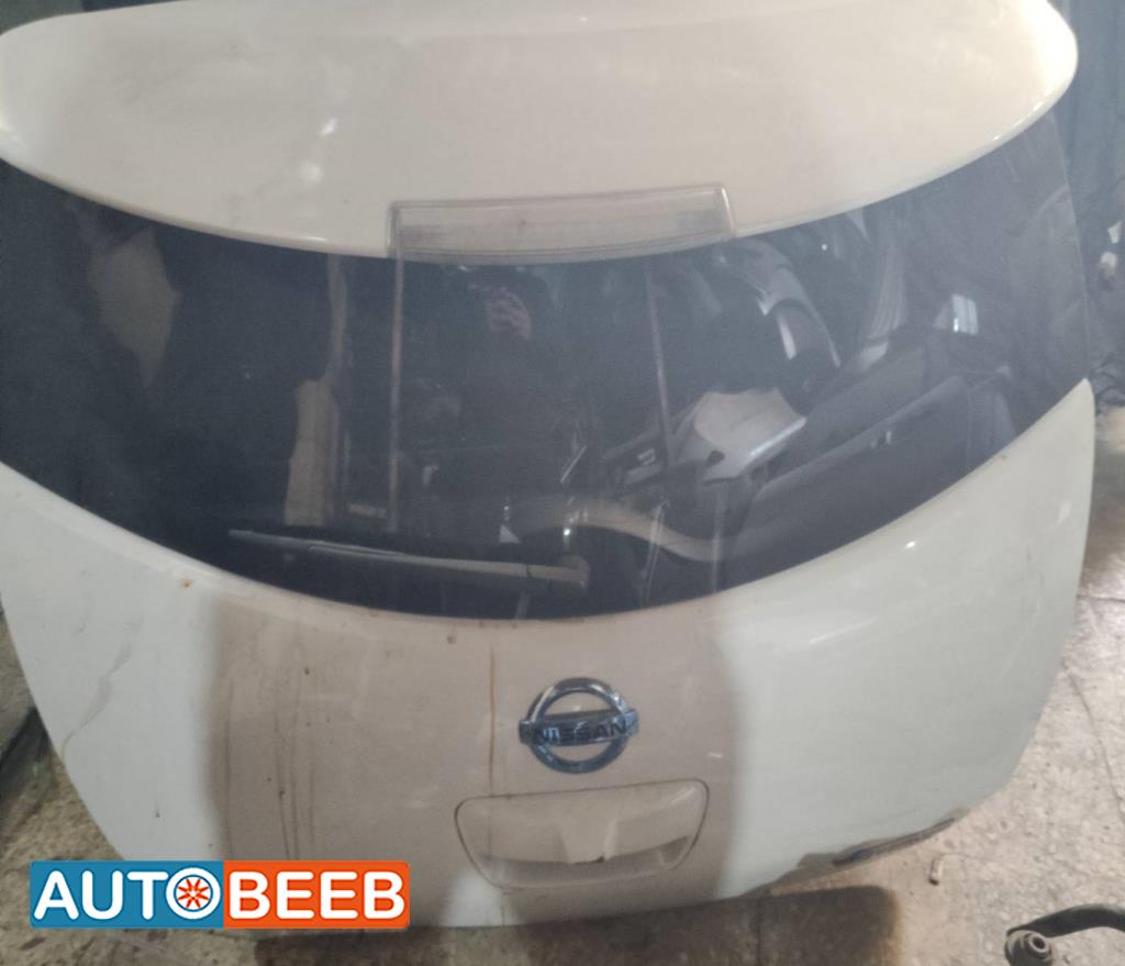 Body  Trunk Nissan Leaf