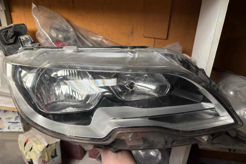 Lights Front light Peugeot 301
