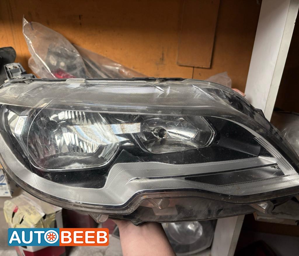 Lights Front light Peugeot 301
