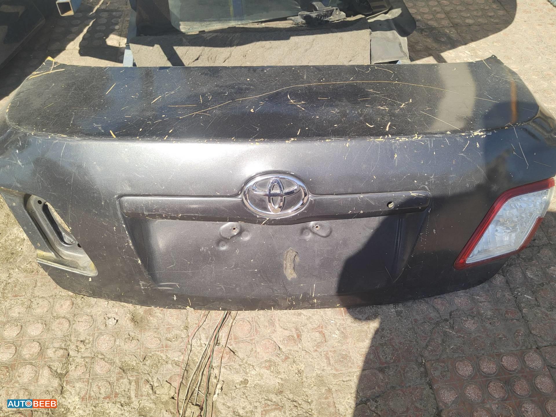 Body  Trunk Toyota Camry