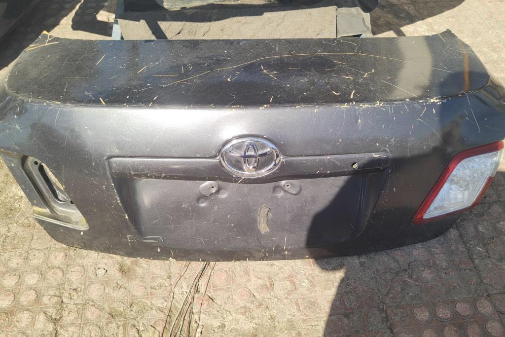 Body  Trunk Toyota Camry