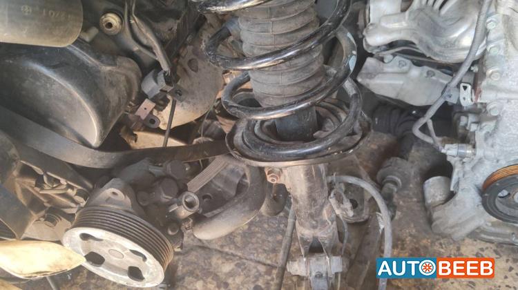  Shock Absorber Toyota Corolla