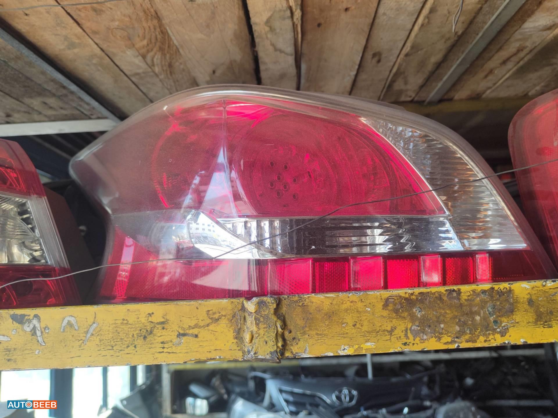 ضوء خلفي يمين شمال نيسان التيما 2014 2015