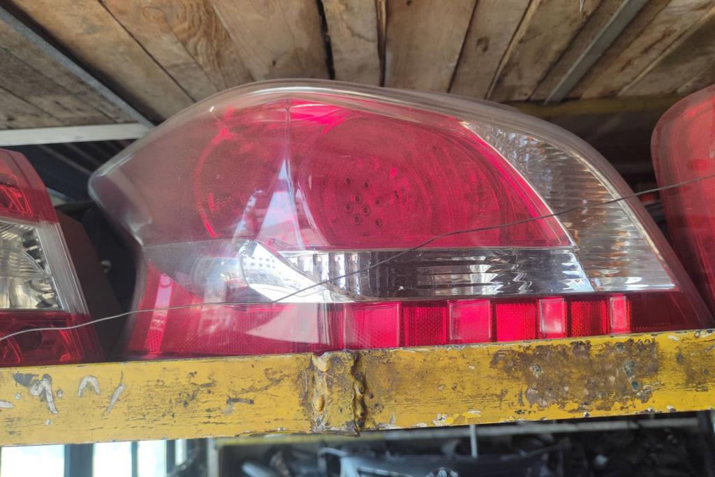 ضوء خلفي يمين شمال نيسان التيما 2014 2015