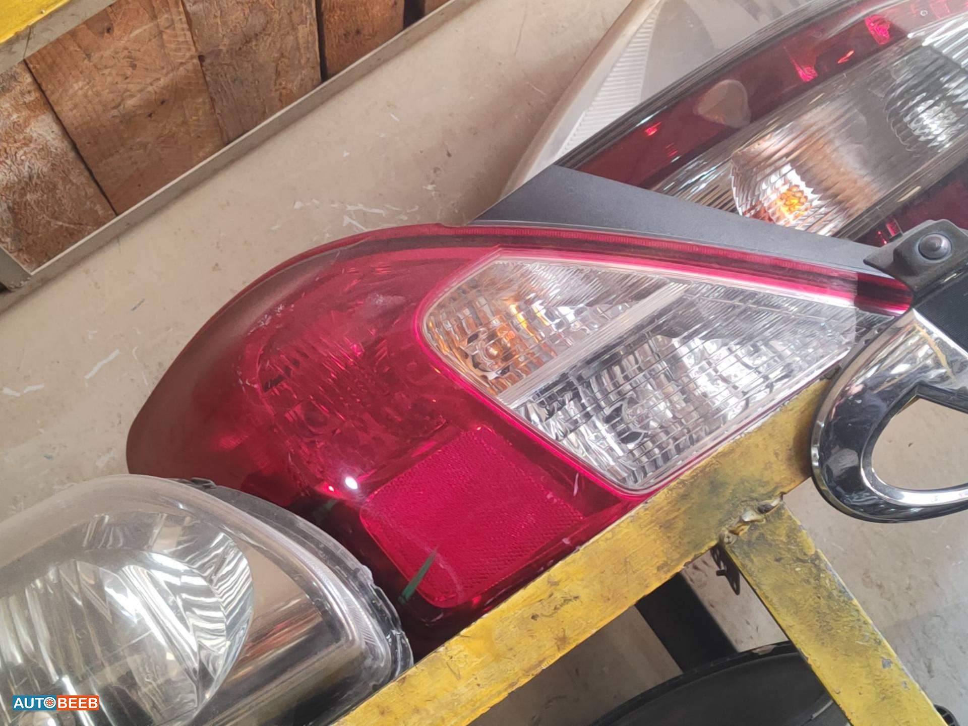 ضوء خلفي يمين شمال نيسان صني هندي 2016 2017