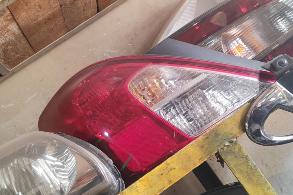 ضوء خلفي يمين شمال نيسان صني هندي 2016 2017