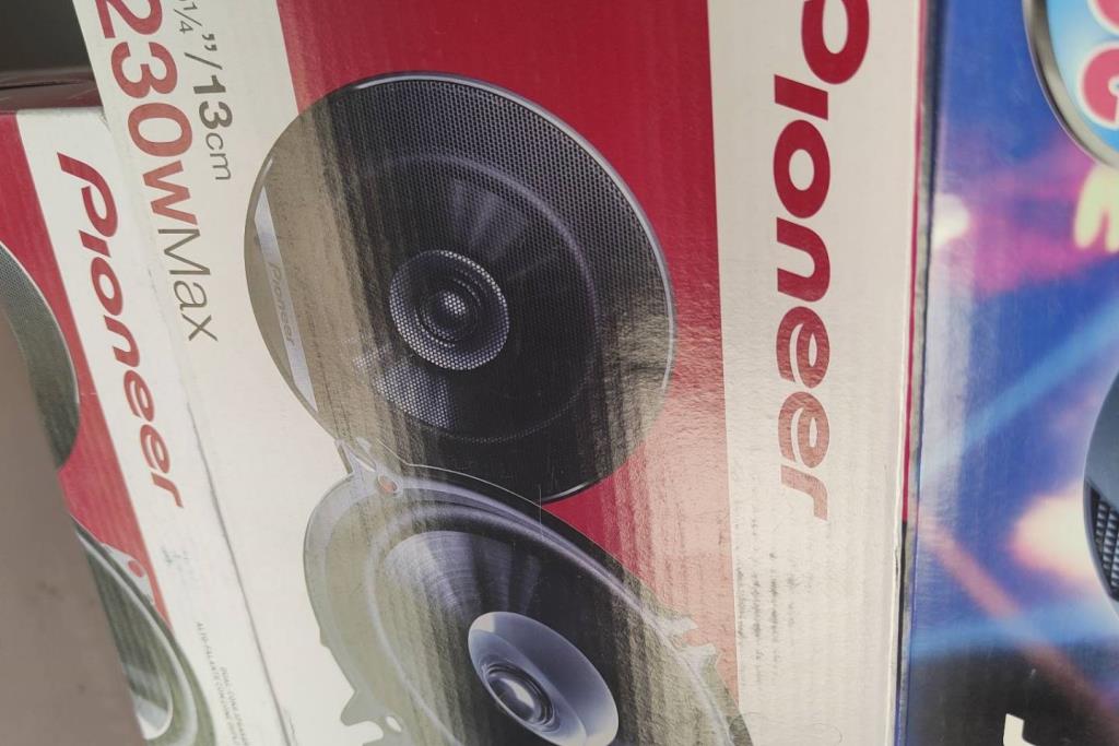 سماعات بايونير 230w