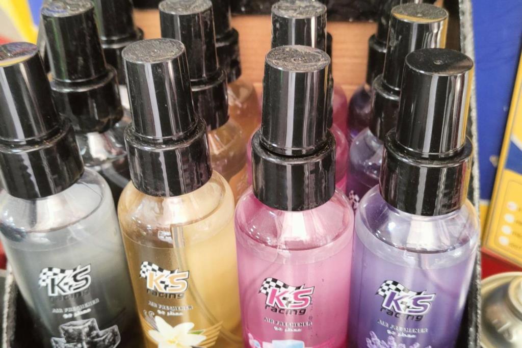 بخاخ معطر سياره 