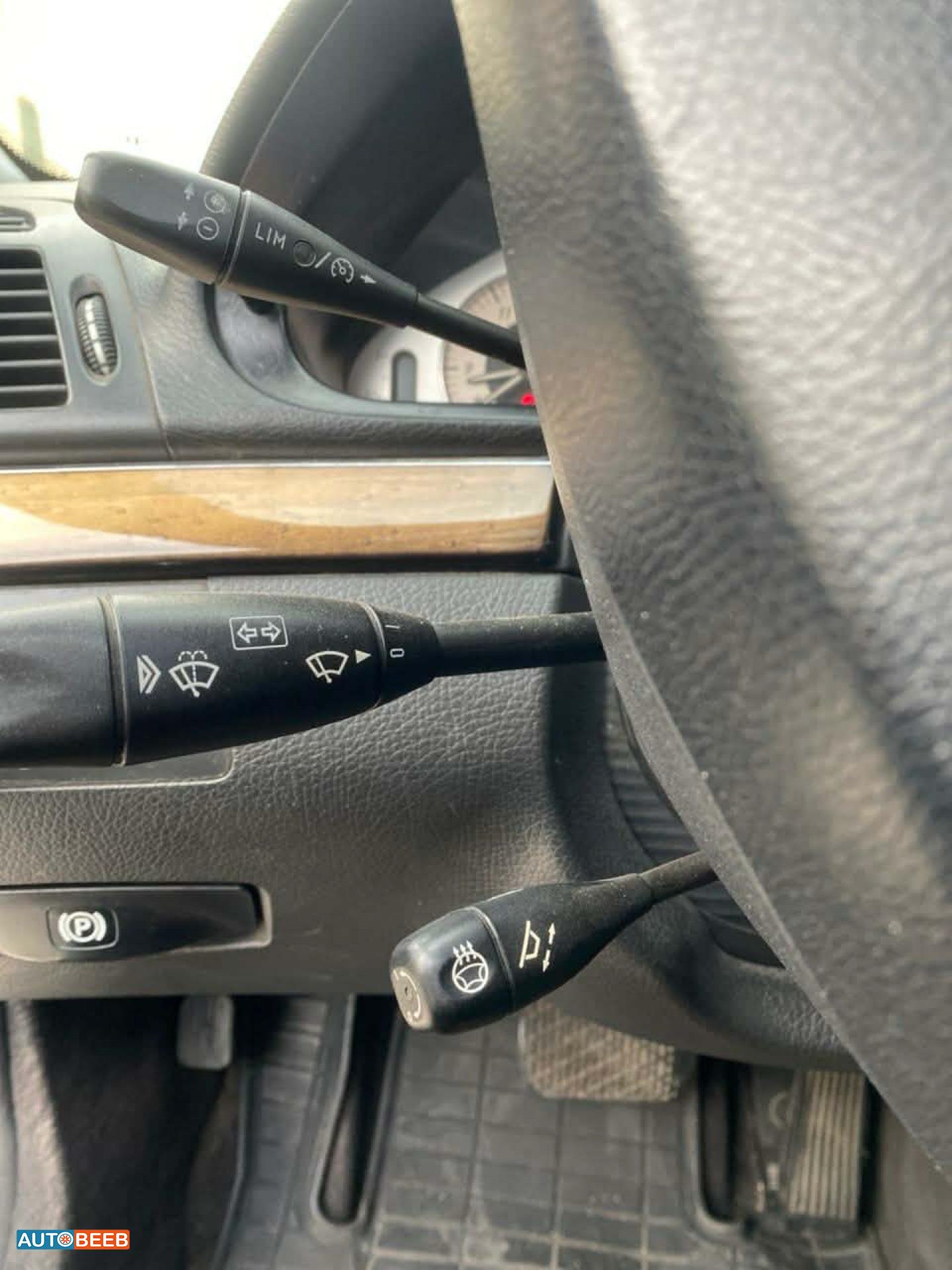 مرسيدس بنز E200 2004