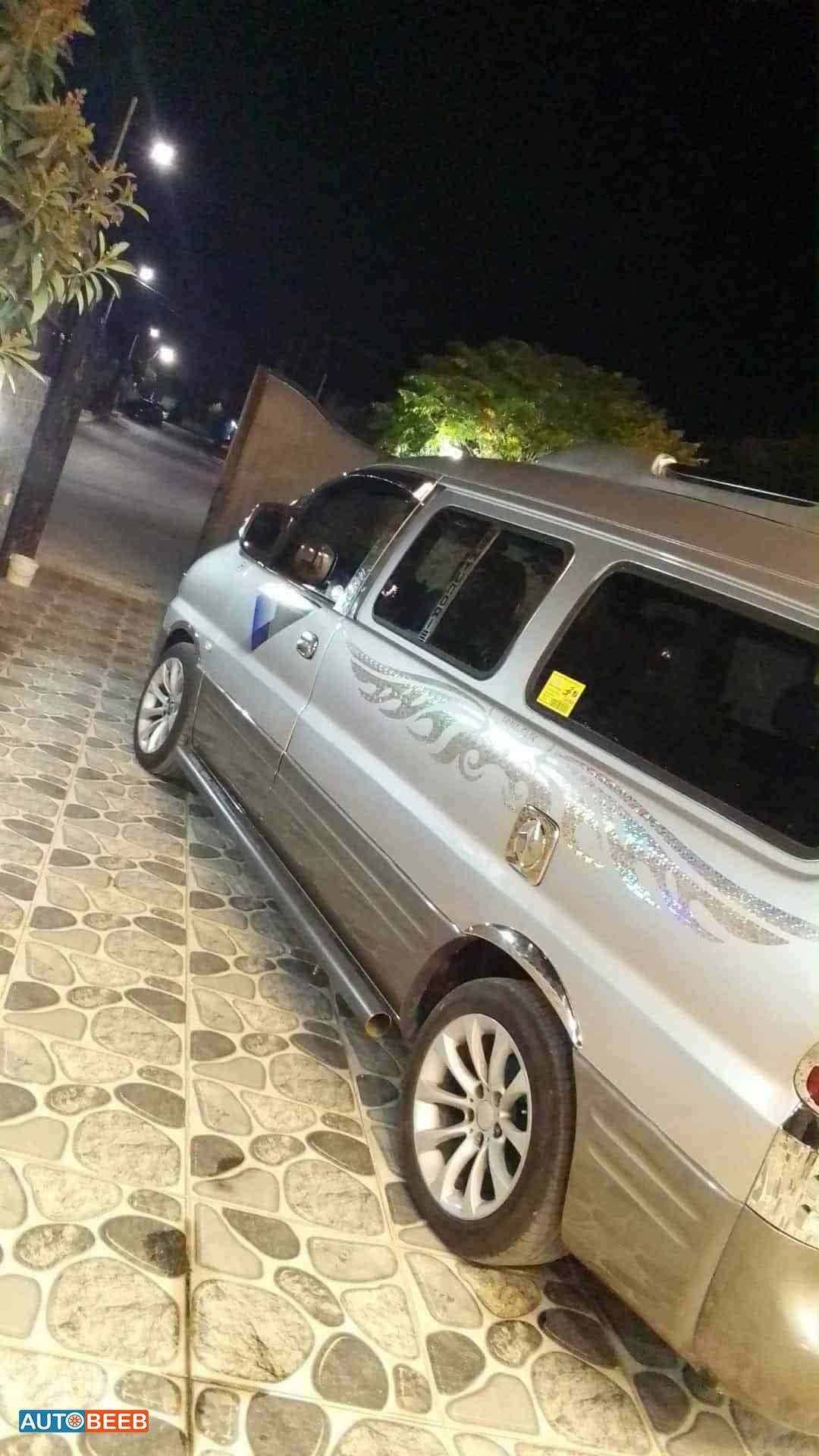 ميني فان هيونداي 2001