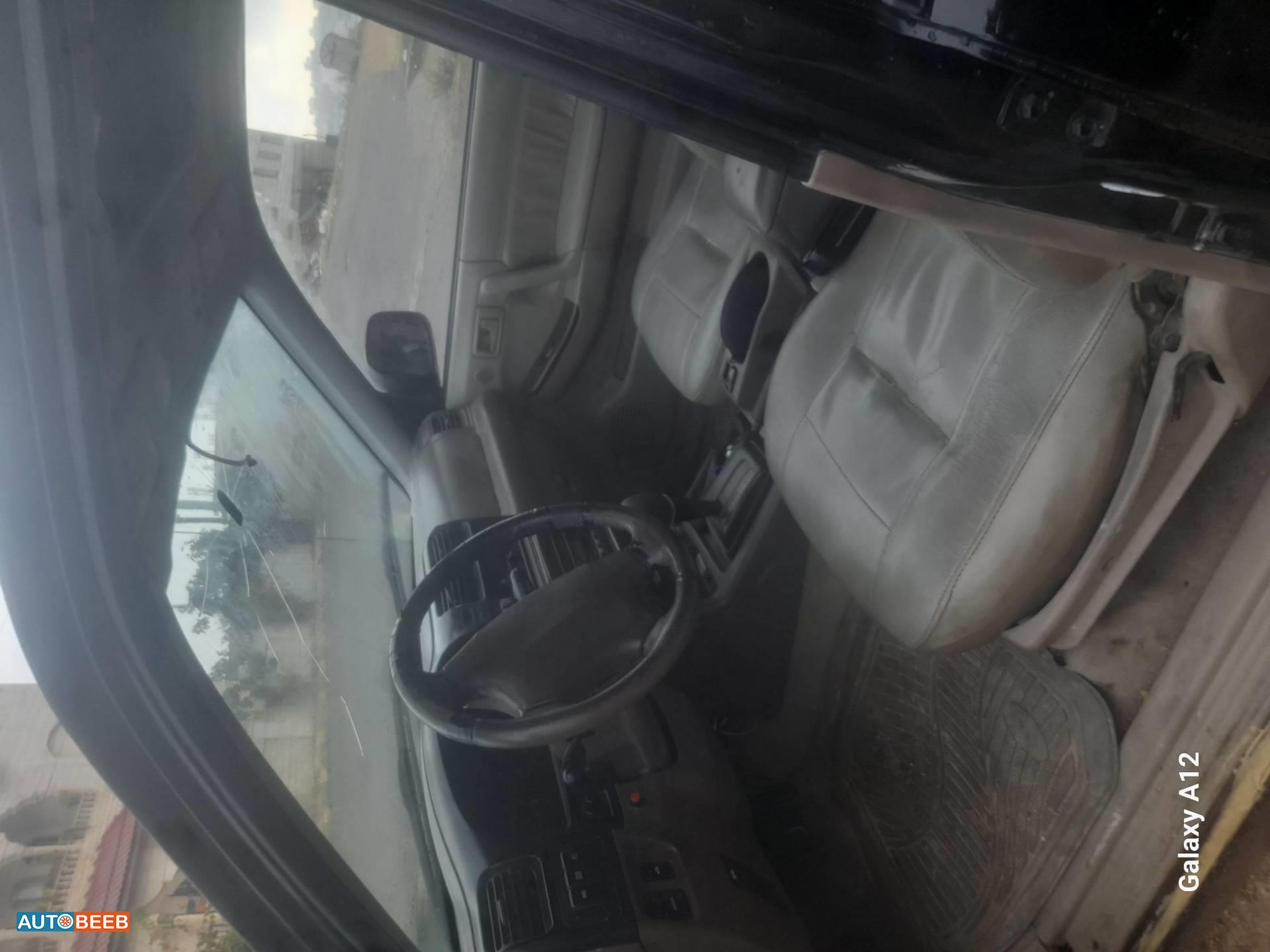 ايسوزو روديو 2000