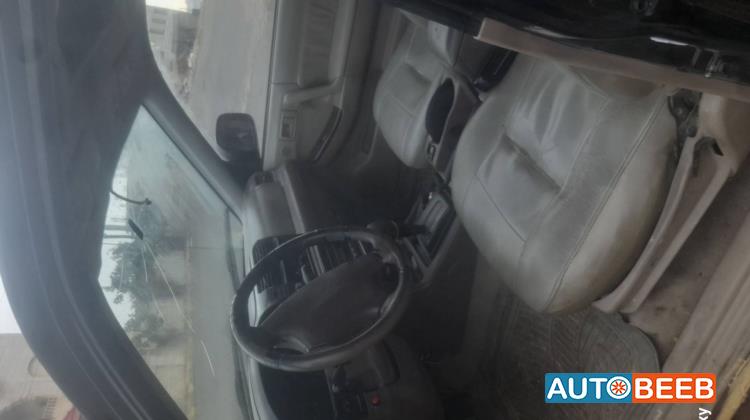 ايسوزو روديو 2000