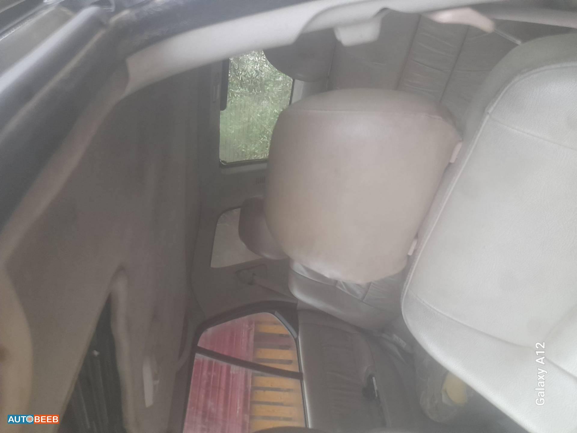 ايسوزو روديو 2000