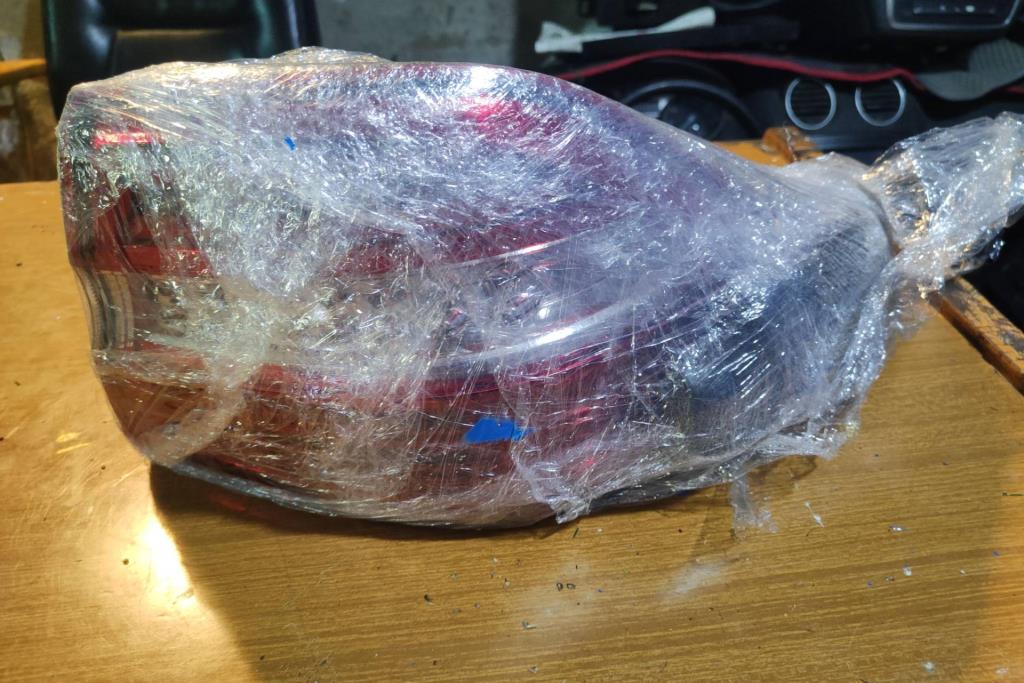 ضوء خلفي يمين شمال مرسيدس ml350 2014