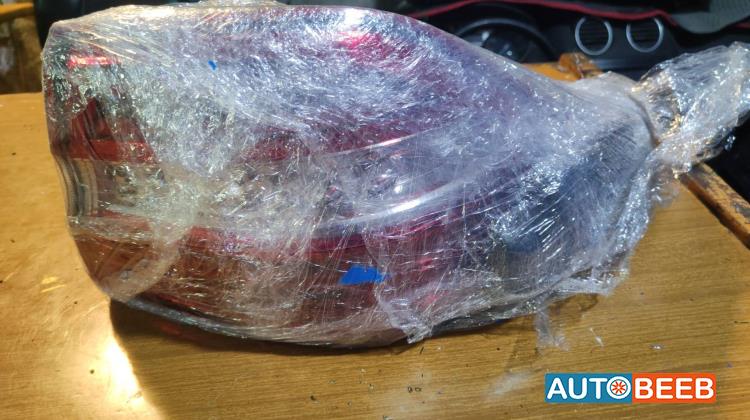 ضوء خلفي يمين شمال مرسيدس ml350 2014