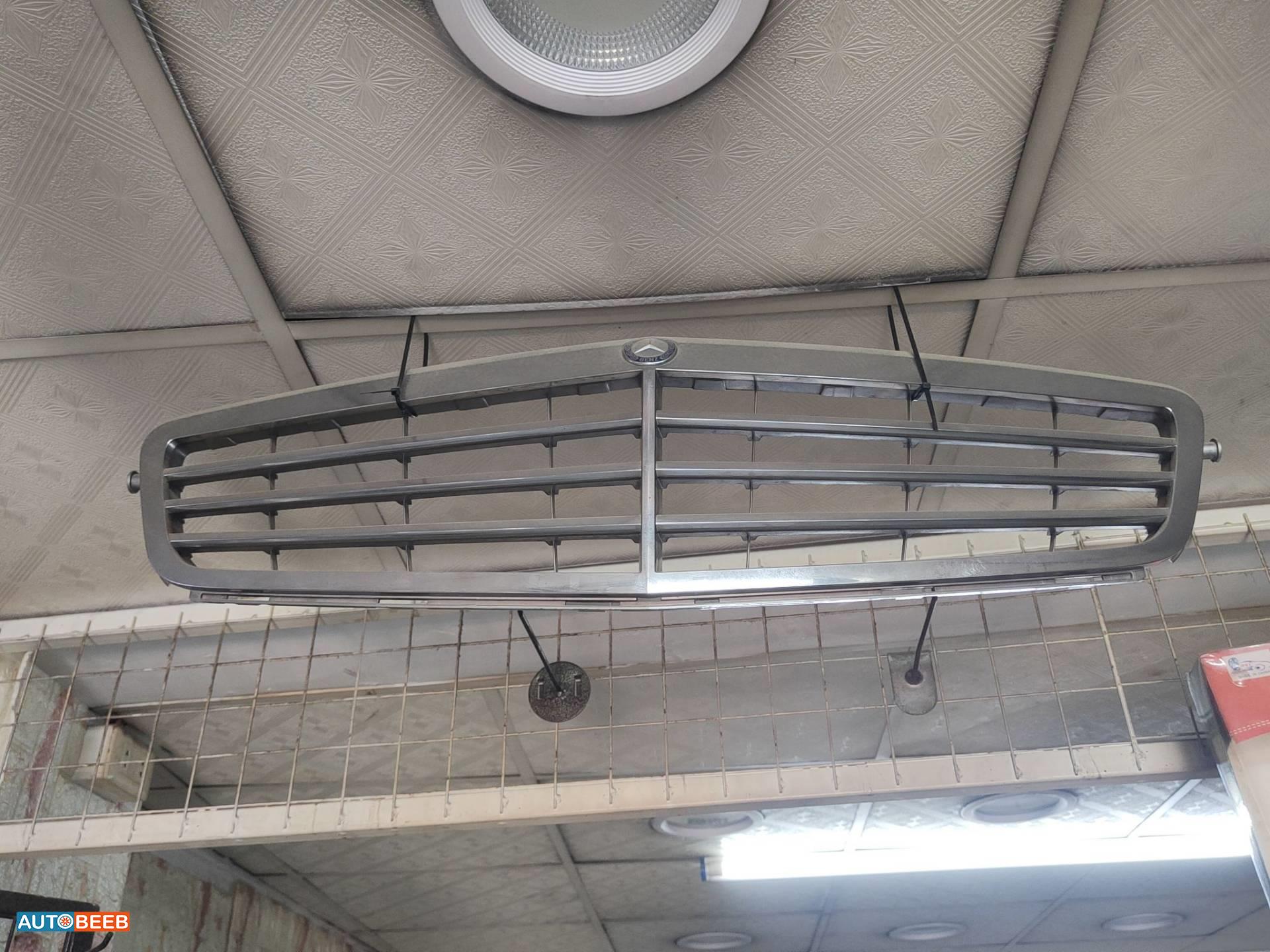 Body  Grilles Mercedes Benz C200