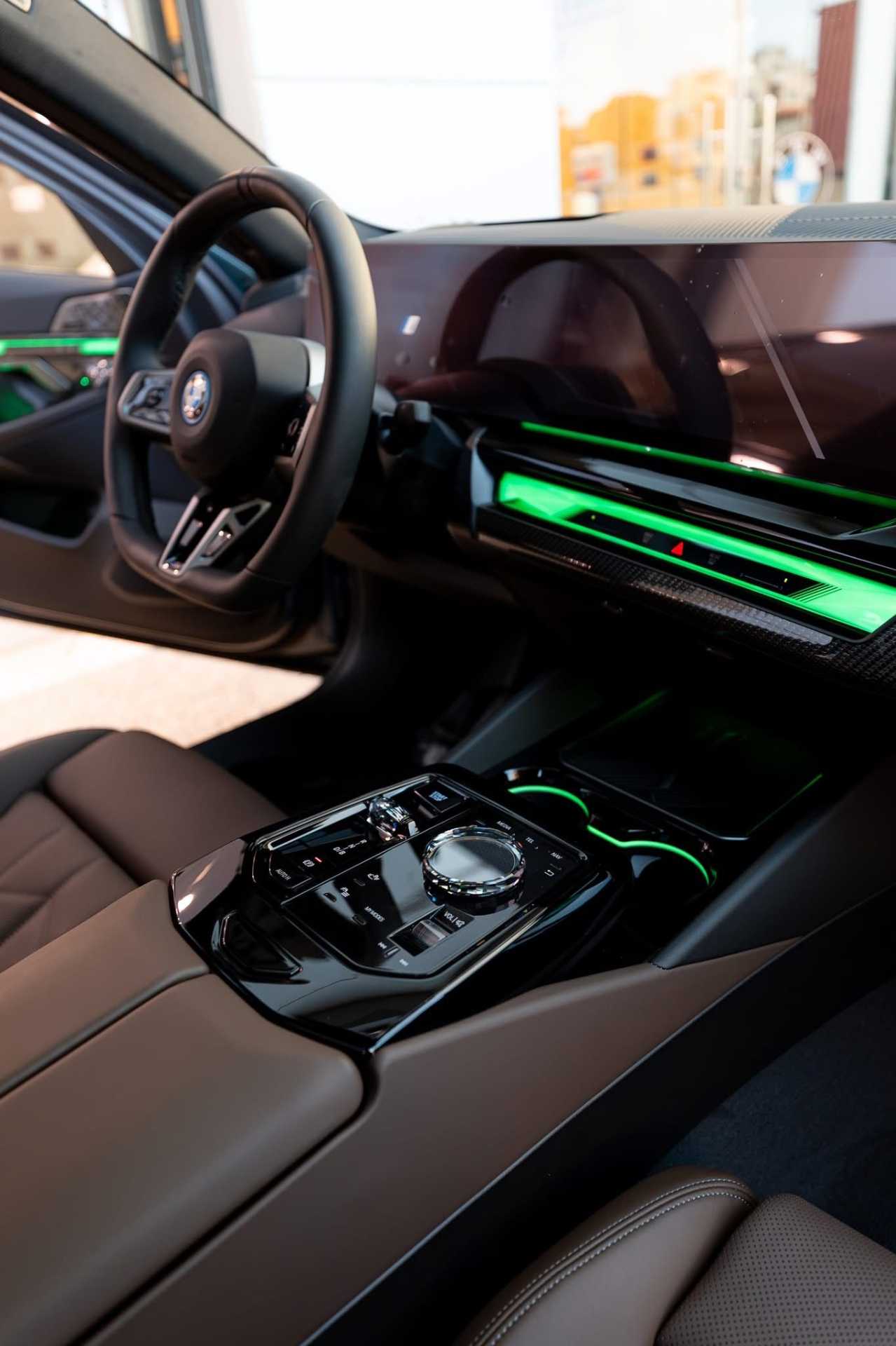 بي ام دبليو i5 2026