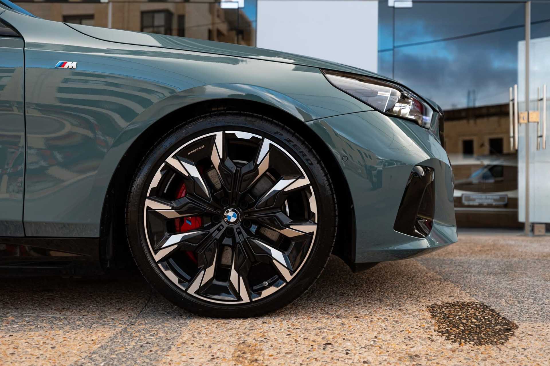 بي ام دبليو i5 2026