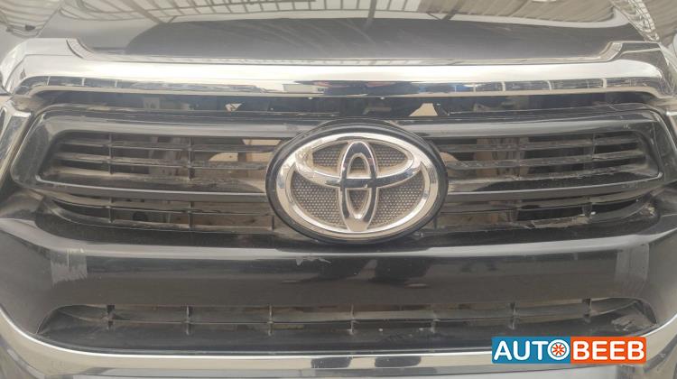 شل امامي تويوتا هايلوكس 2022 2023