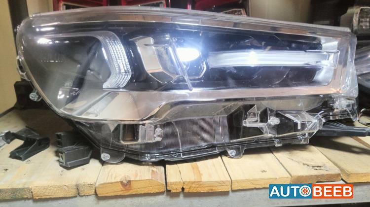 ضوء امامي يمين شمال تويوتا هايلوكس Led 2023 2024 2025