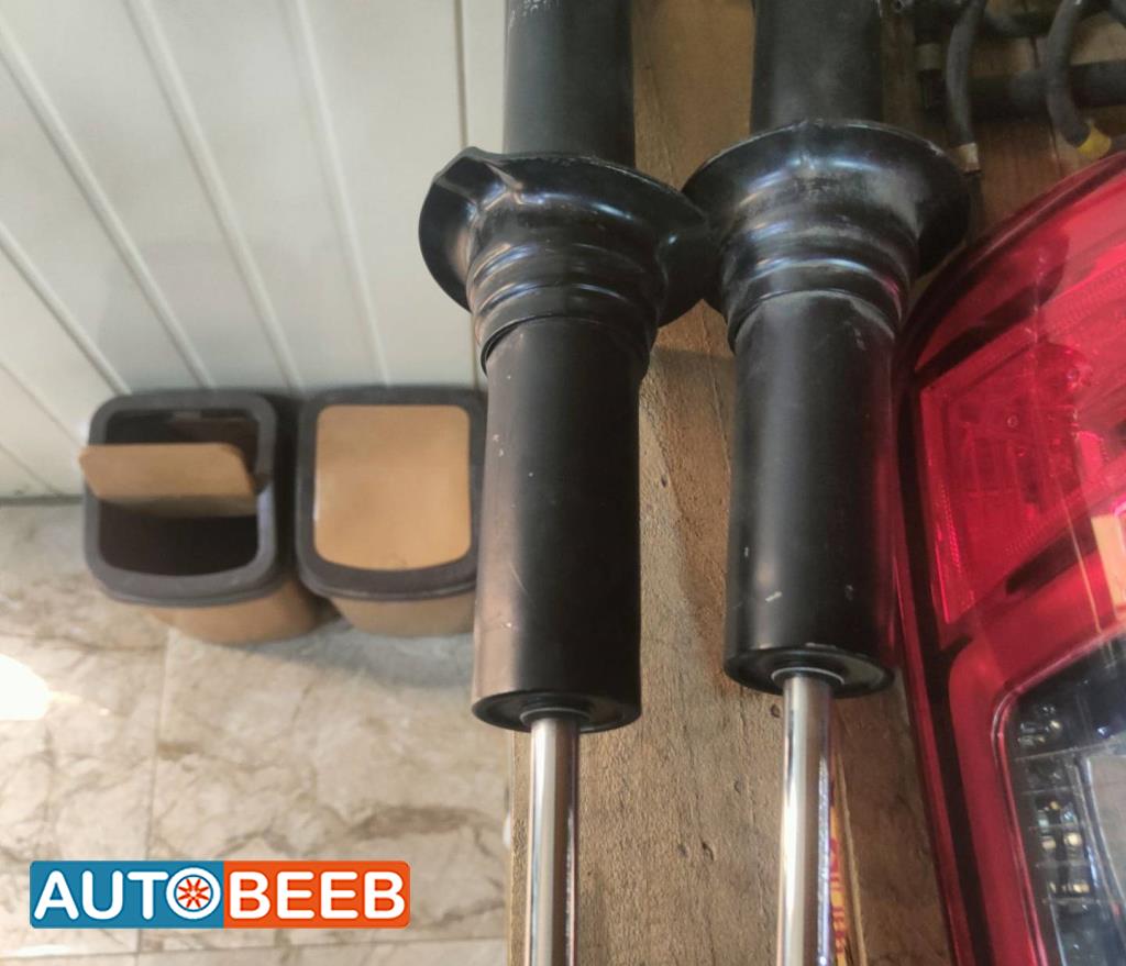  Shock Absorber Toyota Hilux