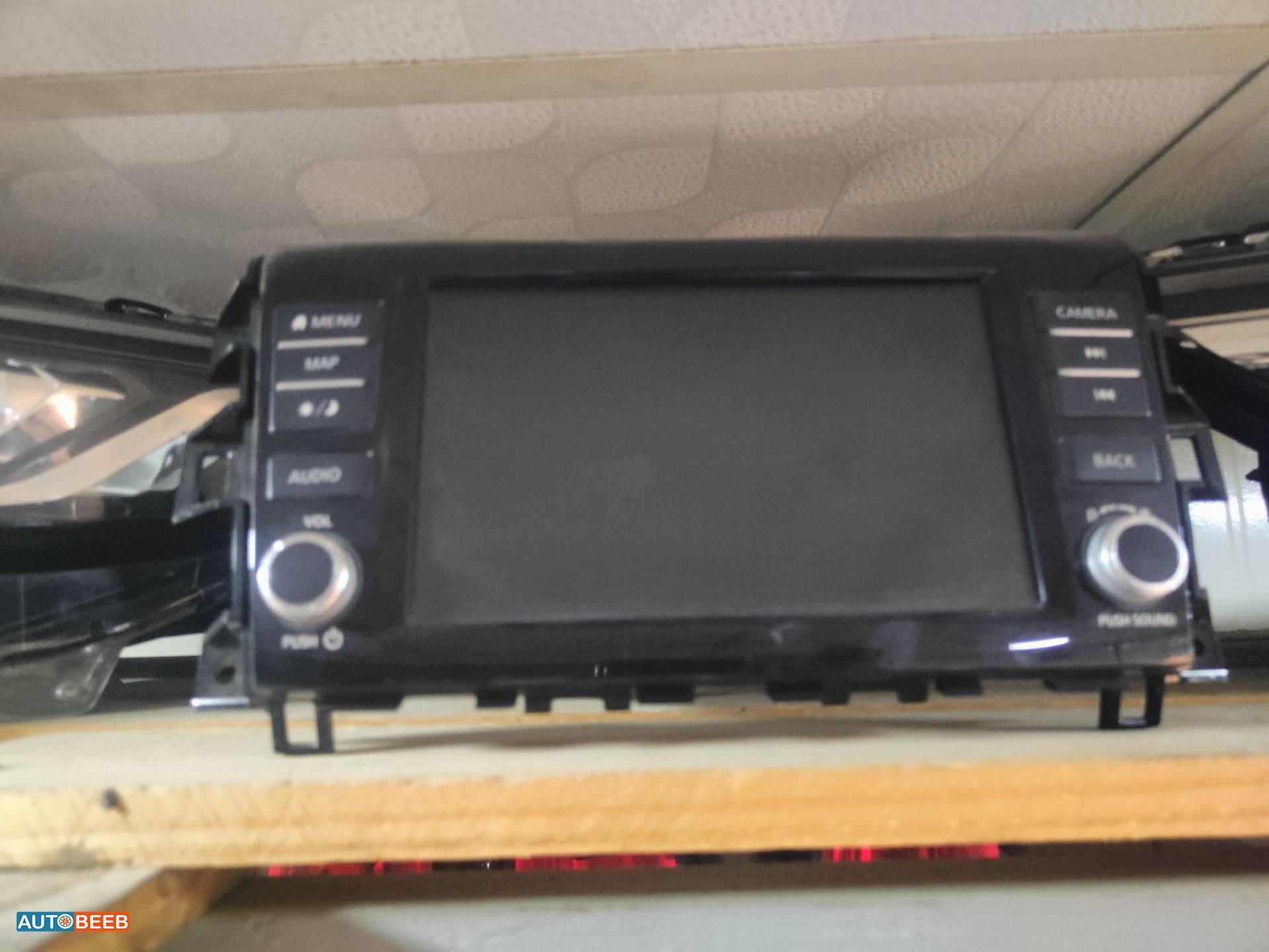 مسجل شاشه نيسان نافارا 2017