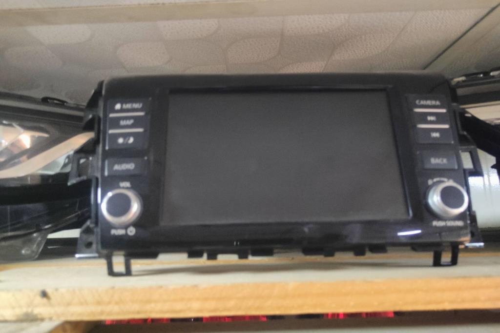 مسجل شاشه نيسان نافارا 2017