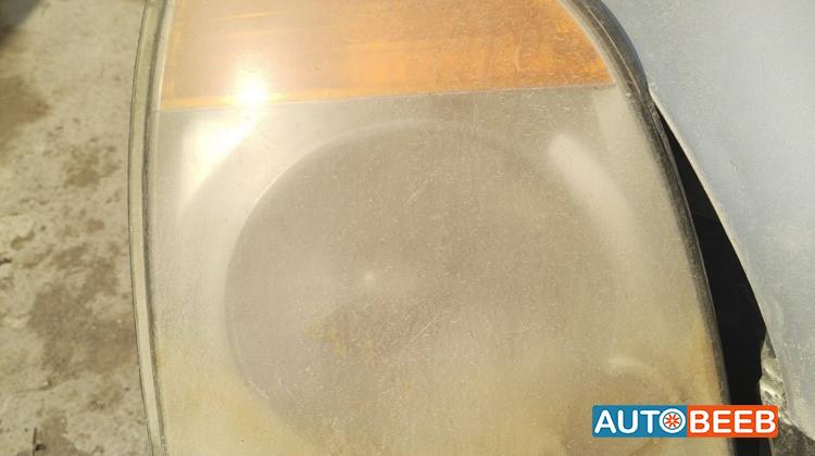 ضوء امامي يمين هيونداي اتش 1 ستاركس 2004 2005