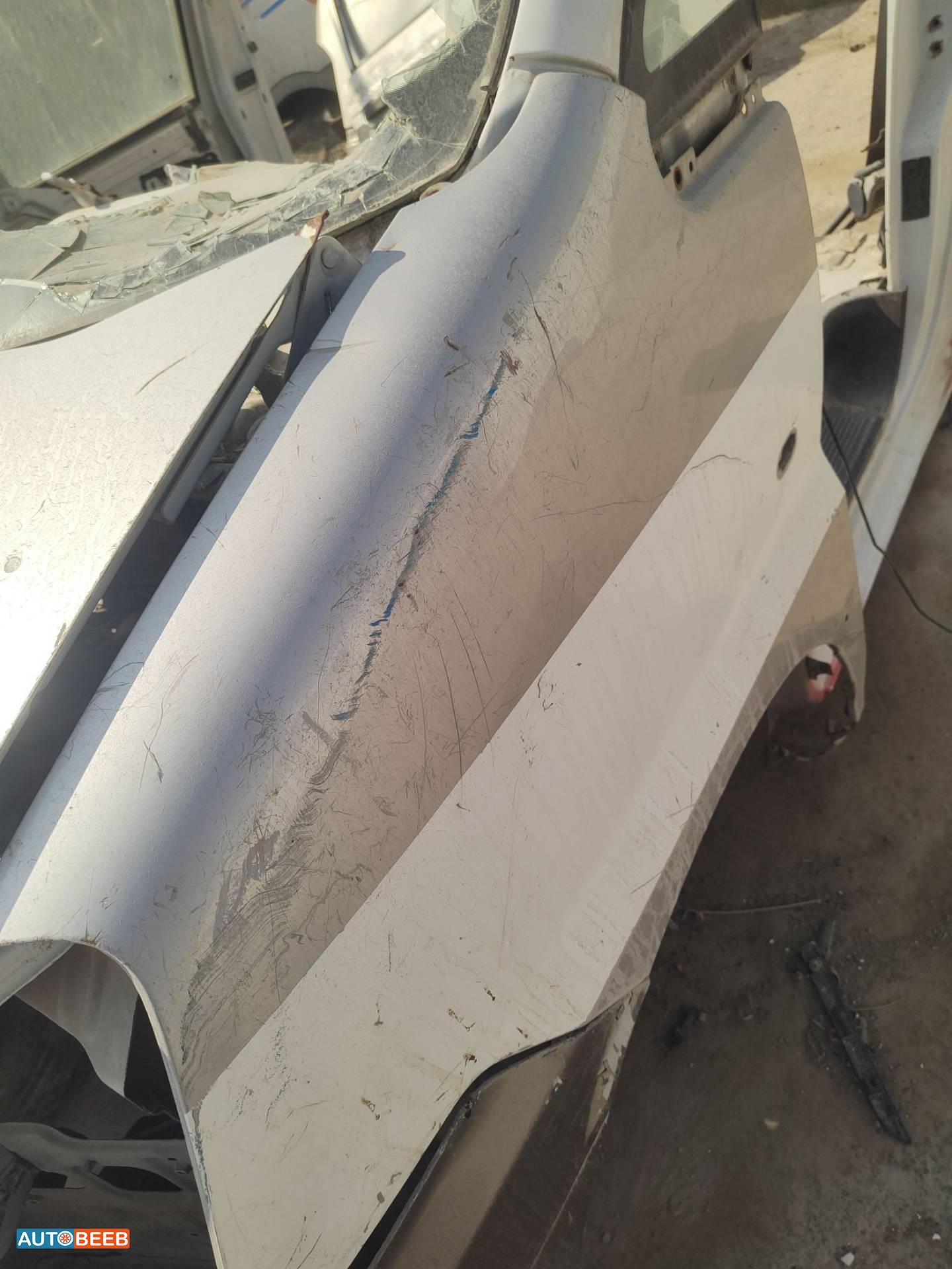 جناح أمامي يمين شمال هيونداي اتش1 ستاركس 2004 2005