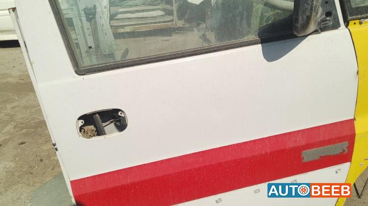 باب امامي يمين هيونداي اتش1 ستاركس 2004 2005