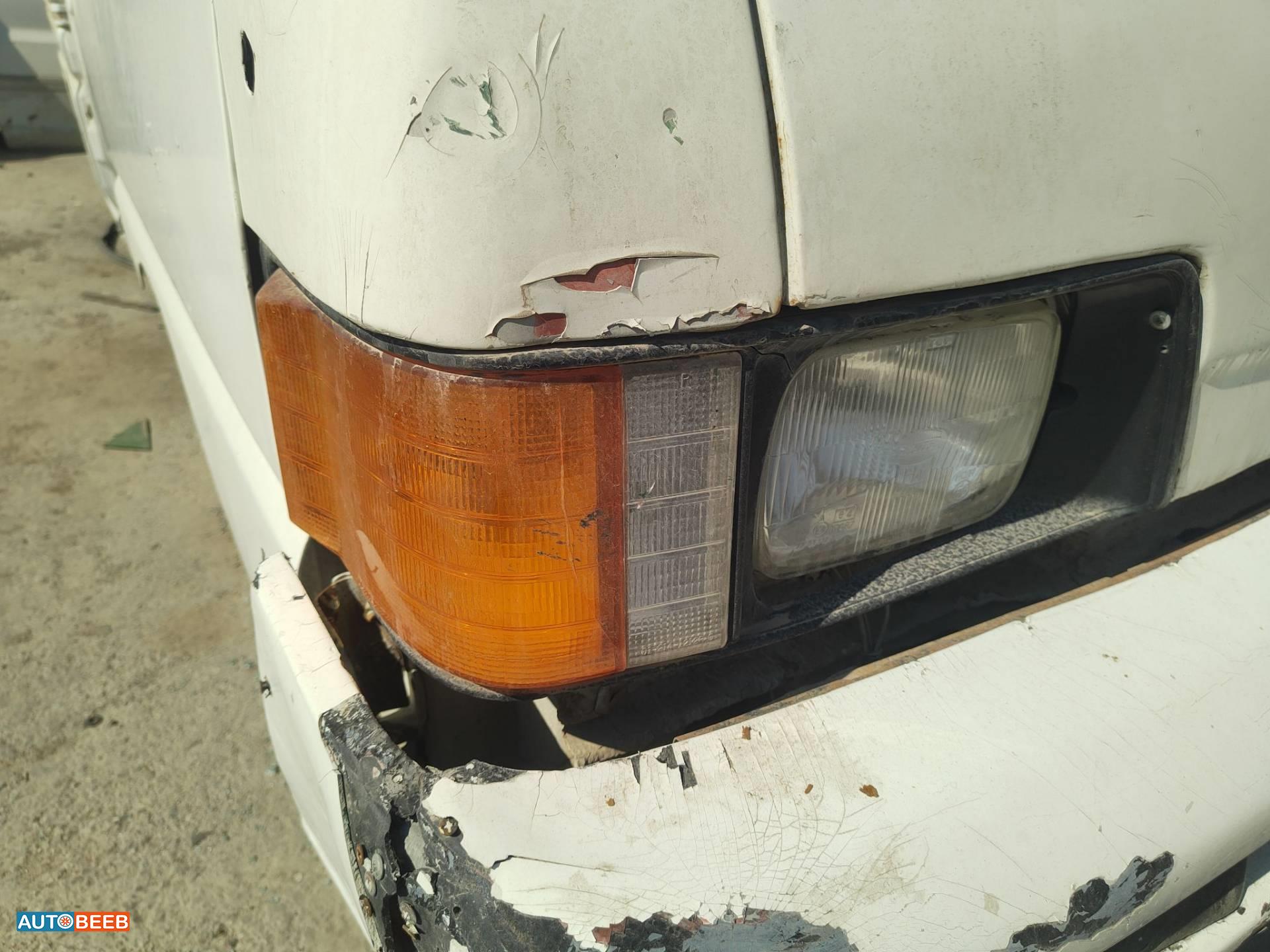 ضوء امامي يمين شمال ميتسوبيشي l300 1992 1993