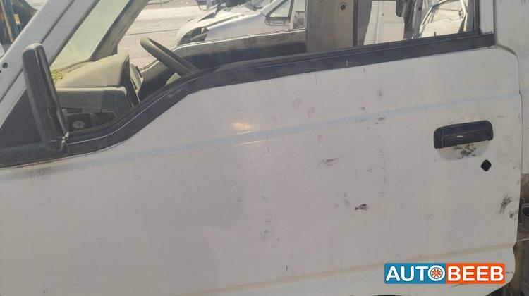 باب امامي يمين شمال ميتسوبيشي L300 1992 1993