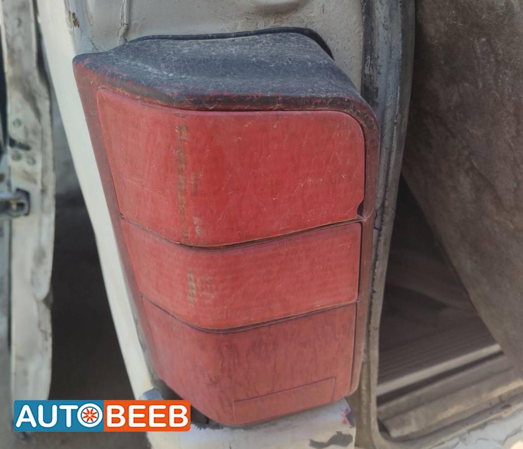 ضوء خلفي يمين شمال ميتسوبيشي L300 1992 1993