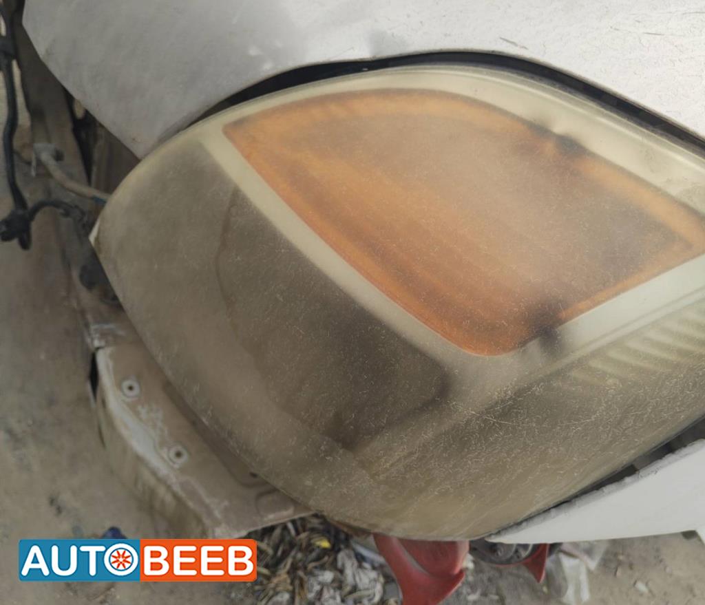 ضوء امامي يمين شمال هيونداي اتش1 ستاركس 2006 2007