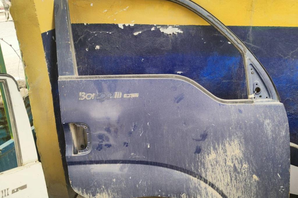 باب امامي يمين شمال كيا بنجو 2010 2011 2012