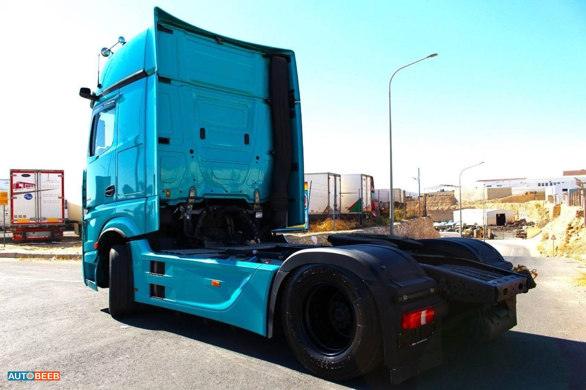 Tractor Unit Mercedes Benz 2020
