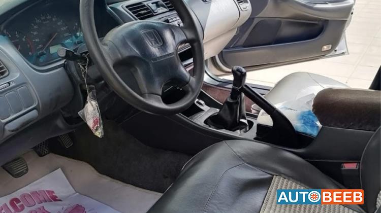 هوندا اكورد 1998