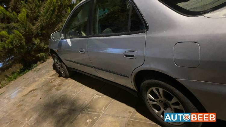 هوندا اكورد 1998