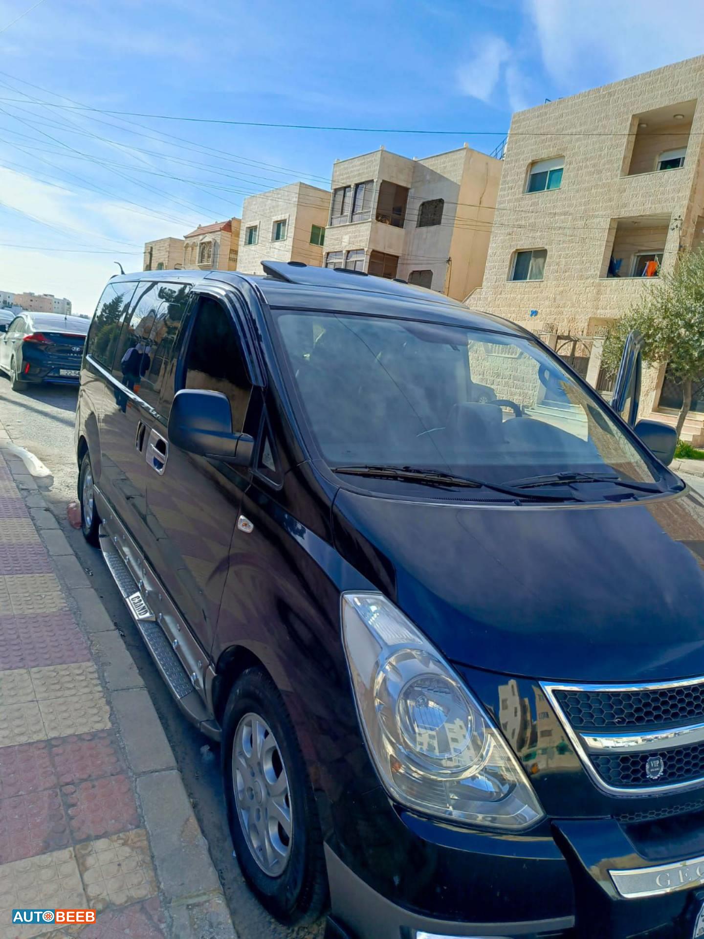 Minibus Hyundai 2013