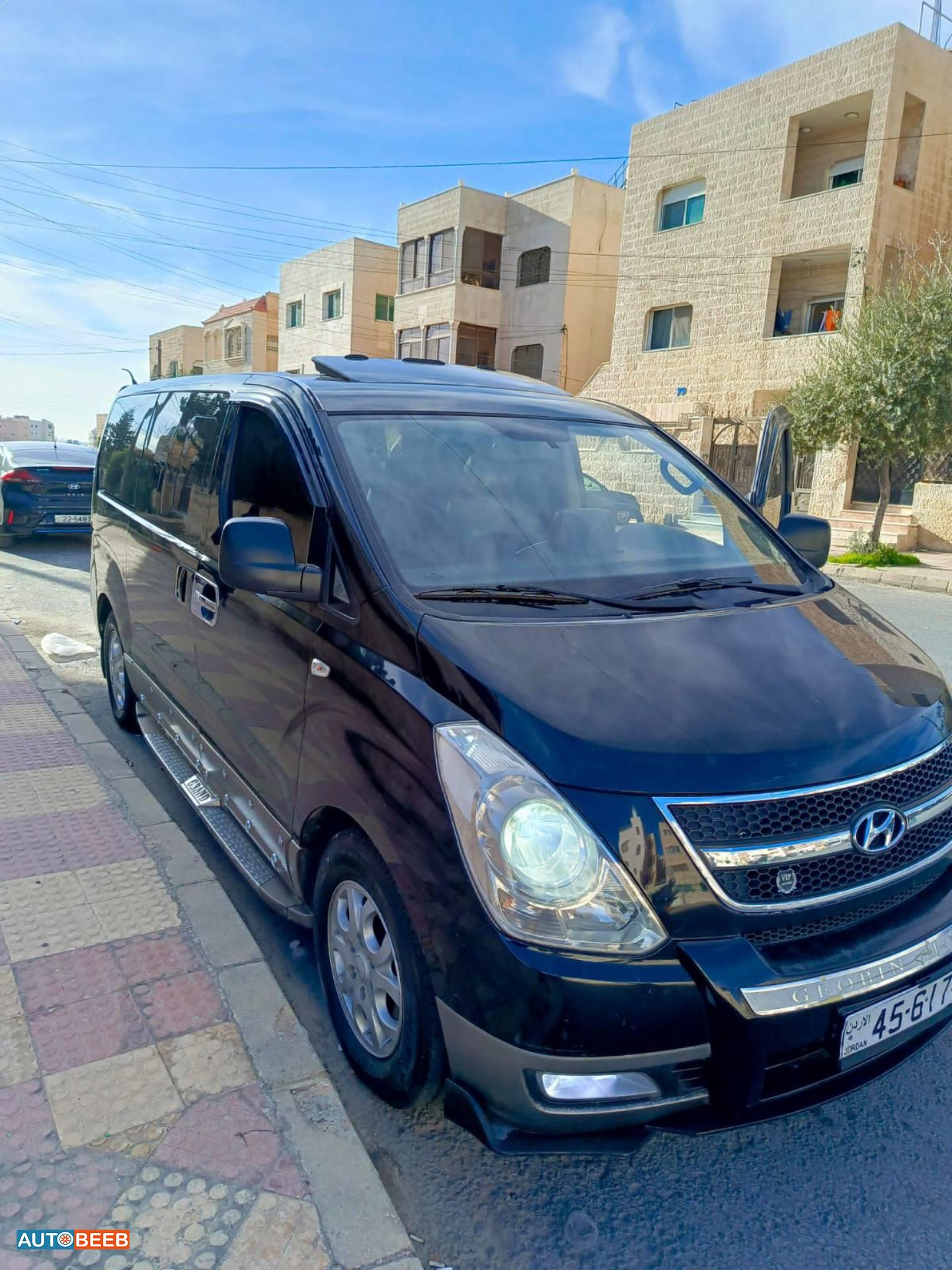 Minibus Hyundai 2013