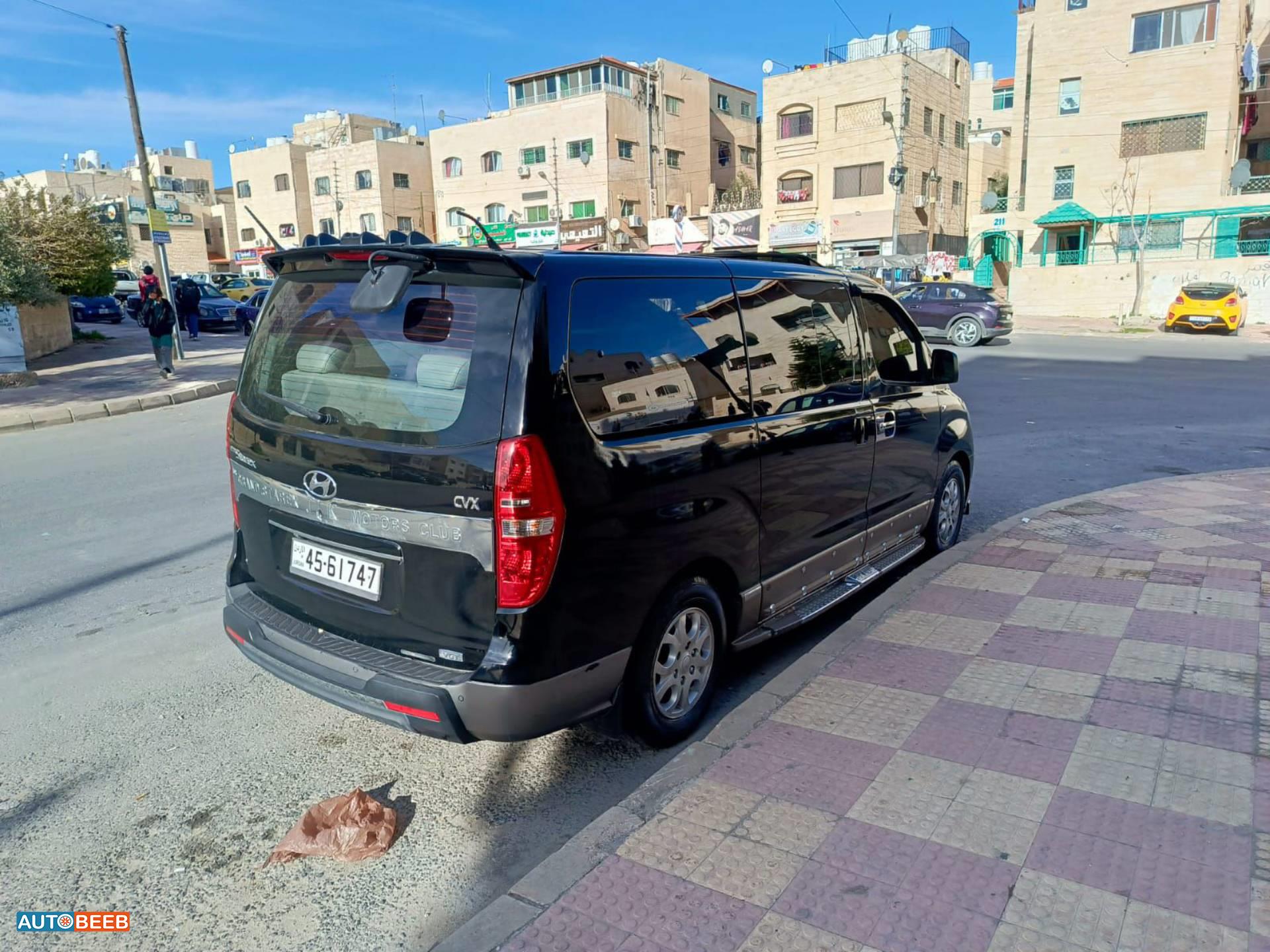 Minibus Hyundai 2013