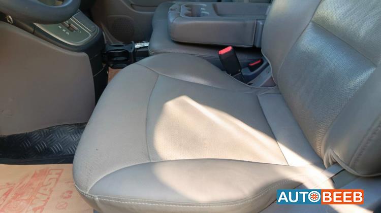 Minibus Hyundai 2013