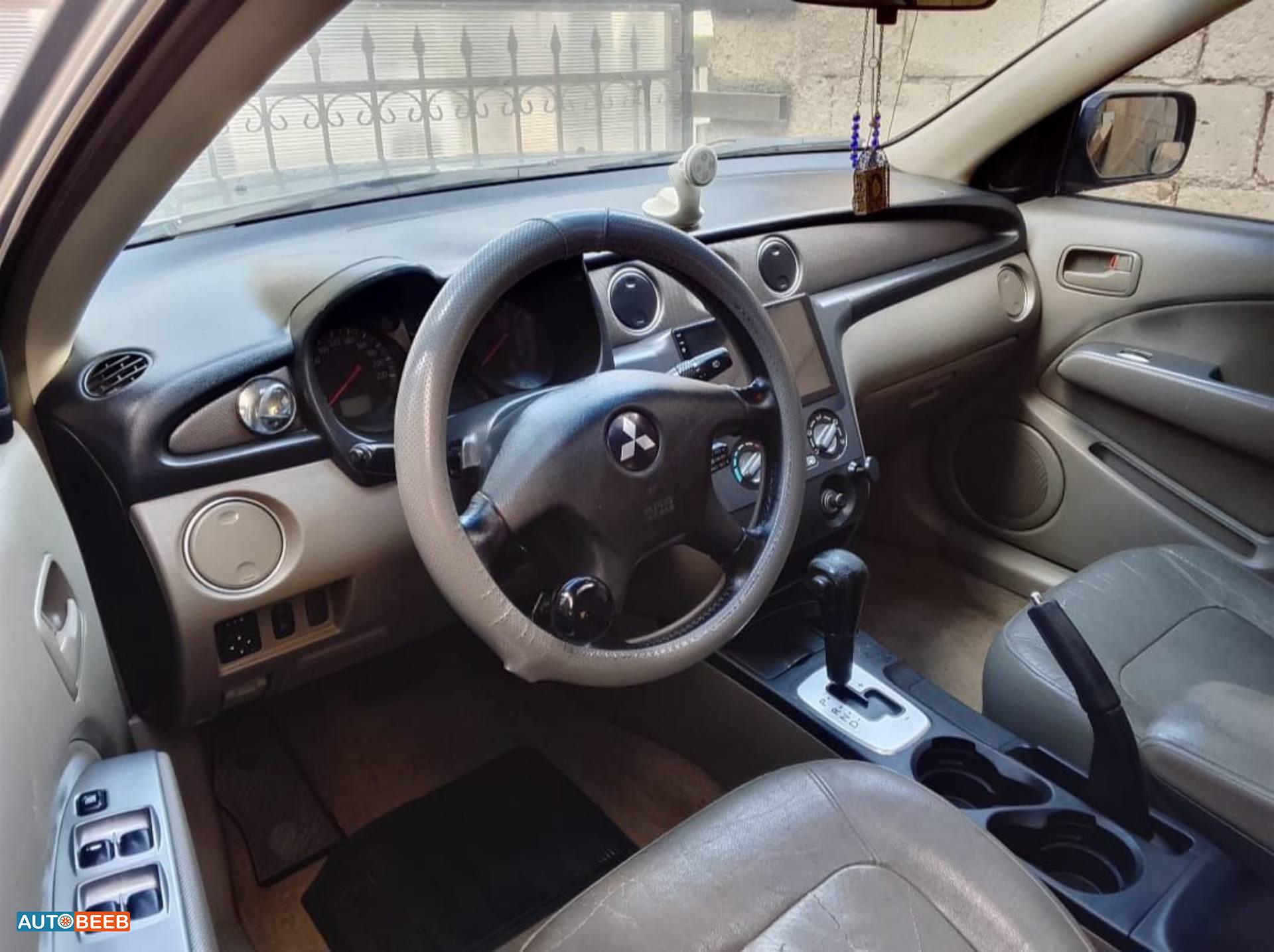 ميتسوبيشي اوتلاندر 2003