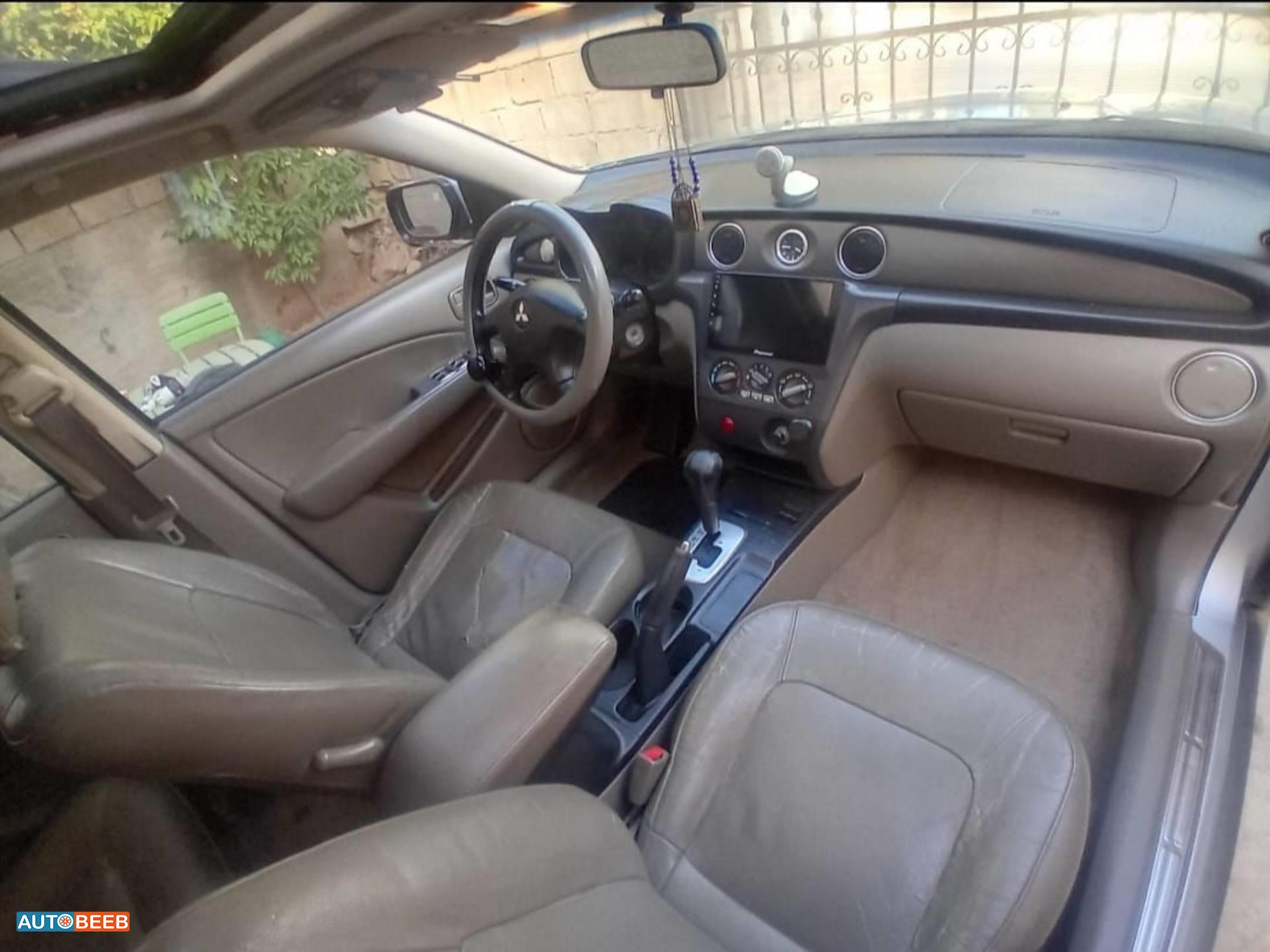 ميتسوبيشي اوتلاندر 2003