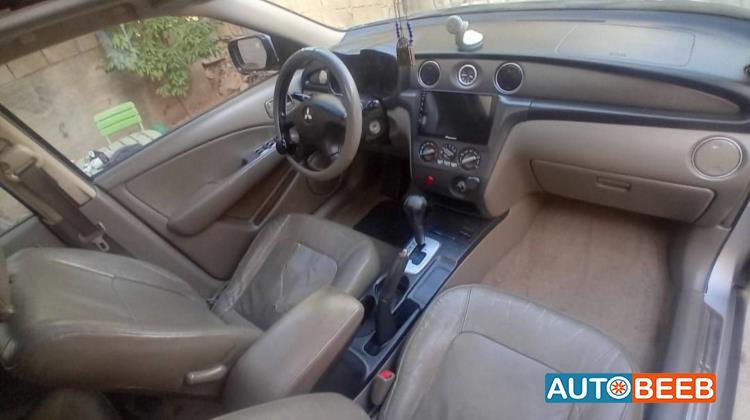 ميتسوبيشي اوتلاندر 2003