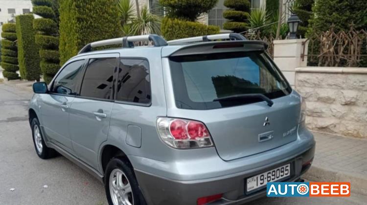 ميتسوبيشي اوتلاندر 2003