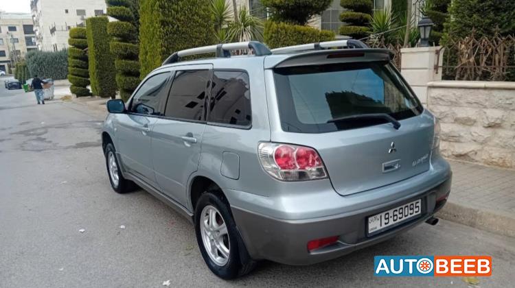 ميتسوبيشي اوتلاندر 2003