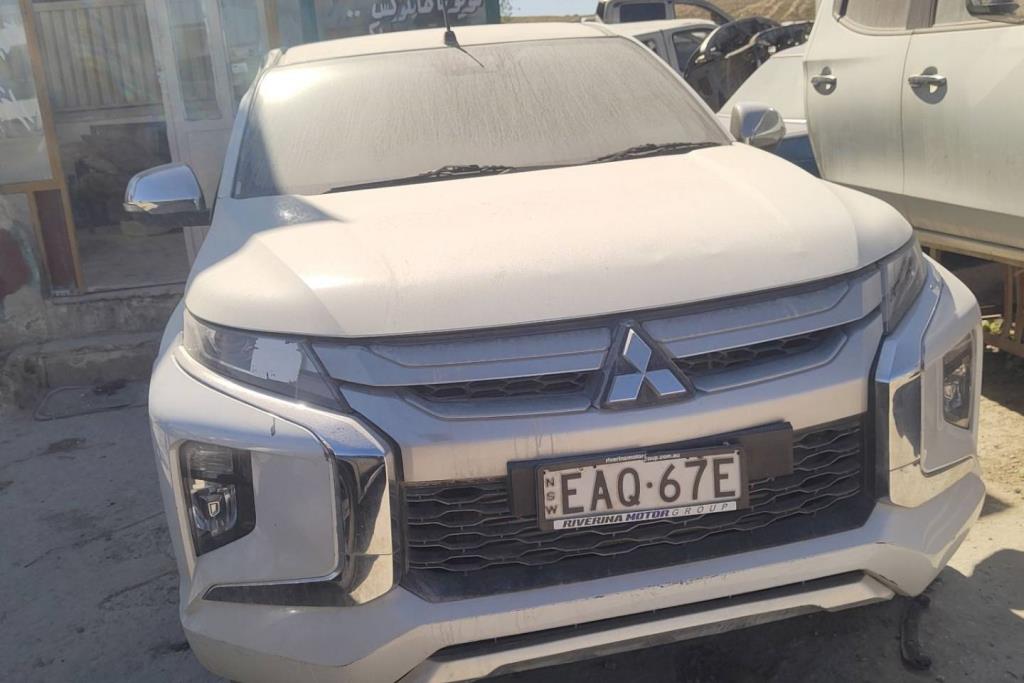 Body  Front clip Mitsubishi L200