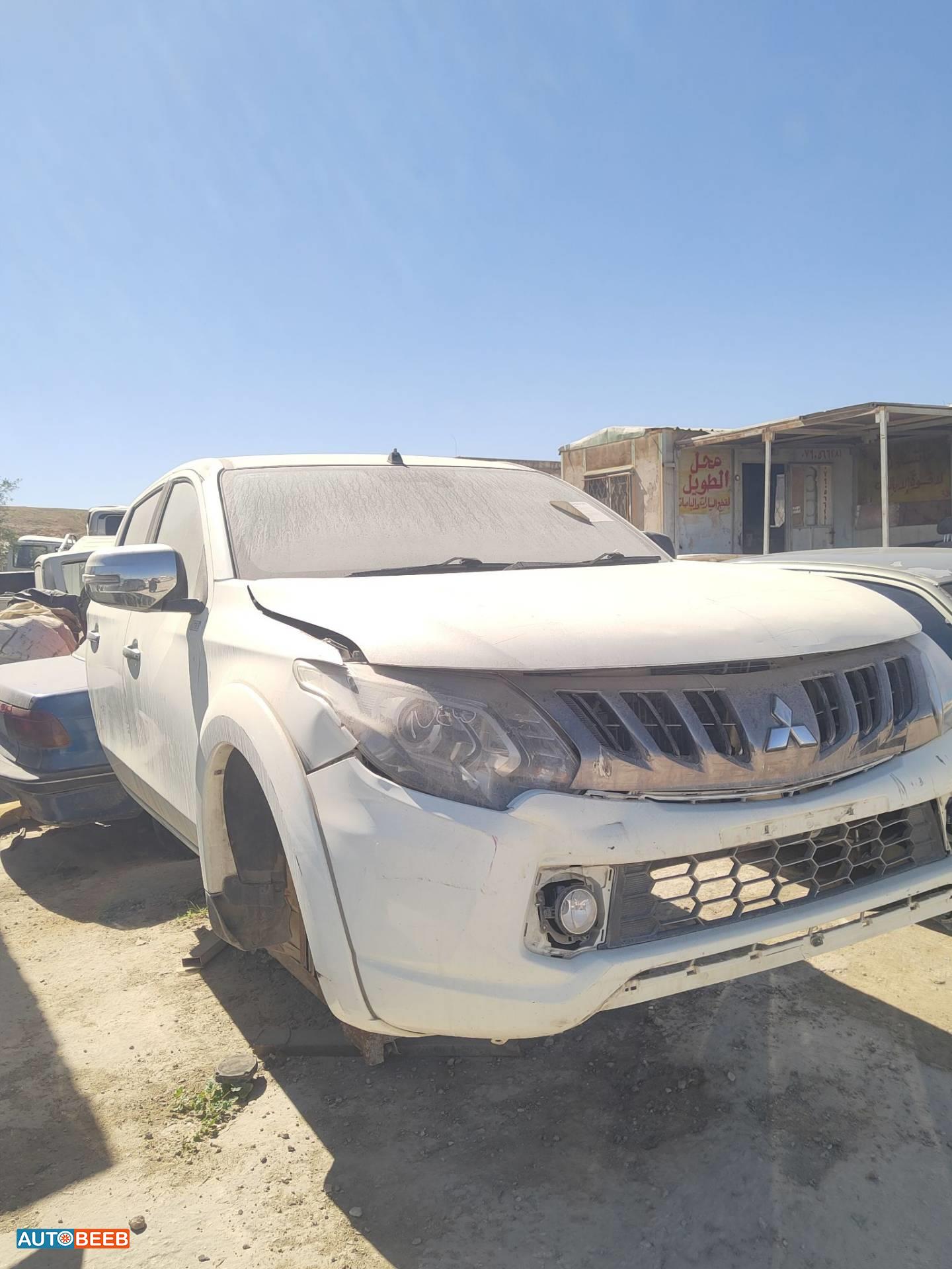Body  Front clip Mitsubishi L200
